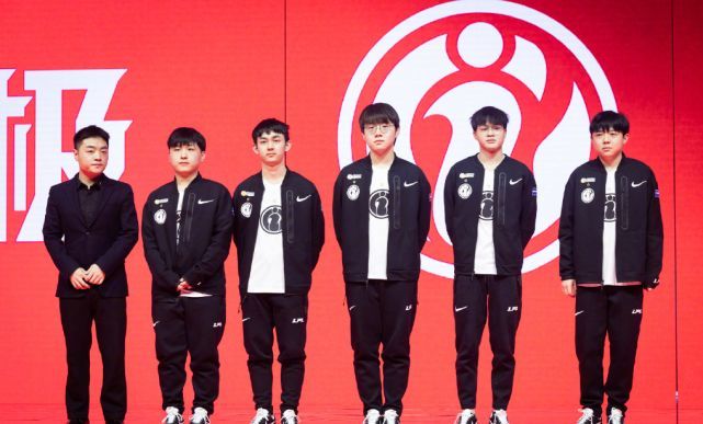 而罗克通过 而罗克通过